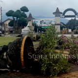 Bentrok Pendukung 57 Kades Terpilih dan Petugas Tak Terhindarkan, 67 Pot Bunga di Alun-Alun Banjarnegara Pecah