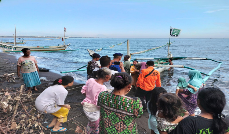 Nelayan Situbondo yang Dikabarkan Hilang Kontak Ditemukan Selamat di Perairan Selat Madura