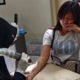 Perempuan Mualaf di Banyuwangi Rela Hapus Tato Demi Perbaiki Diri