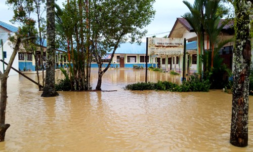 Diguyur Hujan Semalaman, SDN di Desa Hutabalang Terendam Banjir 