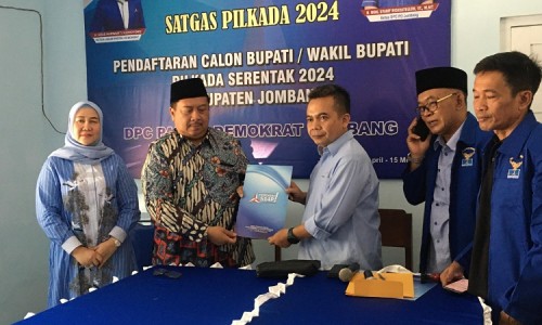 Maju Bupati Jombang, Ketua AKD Kembalikan Formulir Pendaftaran ke Partai Demokrat