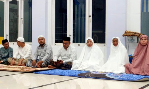 Sembilan CJH Asal Desa Dalam Aceh Tamiang Dipeusijuek, Prosesi Simbolik Pelepasan Calon Haji