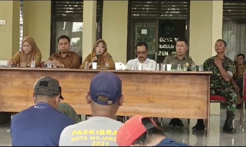 Warga Tuntut Pecat Modin di Tarik Sidoarjo, Diduga Bawa Kabur Istri Orang Lalu Dikawin Siri