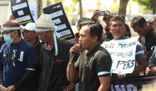 Pers di Era Reformasi Terancam, Jurnalis di Sampang Demo Tolak RUU Penyiaran