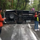 Mobil Elf Angkut Rombongan Turis China Kecelakaan di Jalur Ijen Banyuwangi, 15 Orang Luka-luka