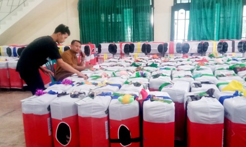 Jelang Keberangkatan, Ratusan Koper Calon Jemaah Haji Kabupaten Jombang Mulai Dikumpulkan