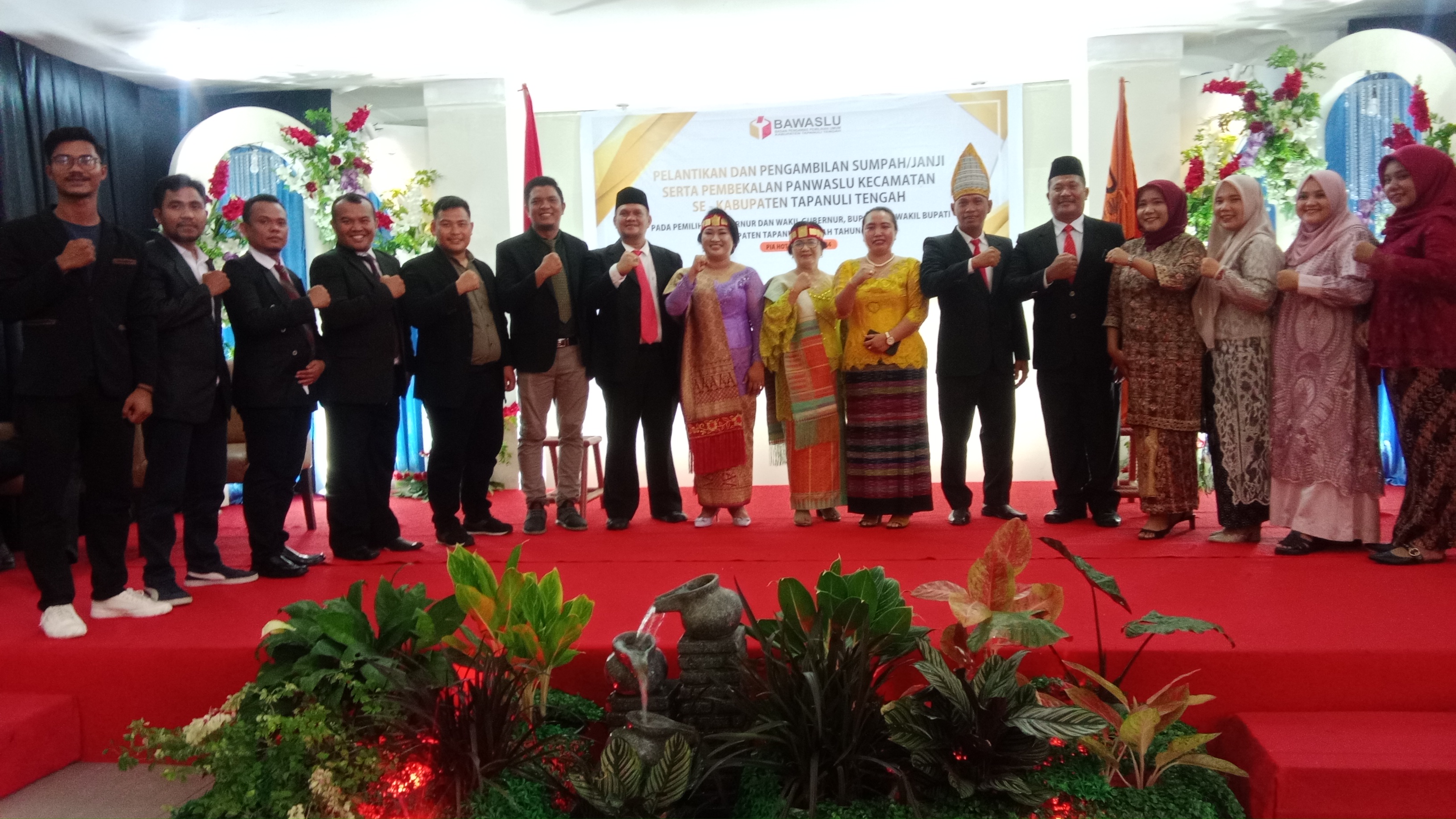 Bawaslu Kabupaten Tapteng Lantik 60 Anggota Pengawas Kecamatan