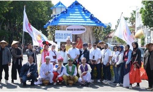 Mobil Hias New Culture Era BPJS Ketenagakerjaan Meriahkan Surabaya Vaganza