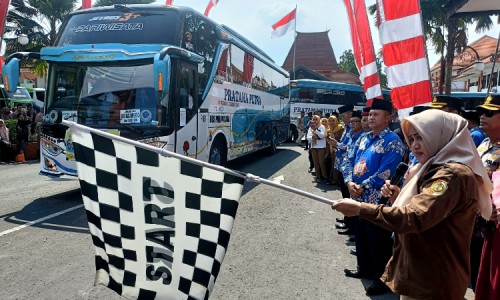 Berangkatkan 1.117 Jemaah Calon Haji, Ini Harapan Bupati Mojokerto