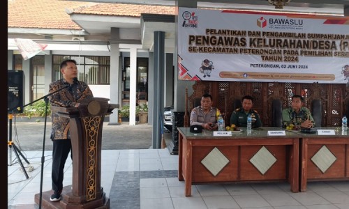 Bawaslu Jombang Lantik 306 PKD, Langsung Terjun Awasi Pemutakhitan Data Pemilih