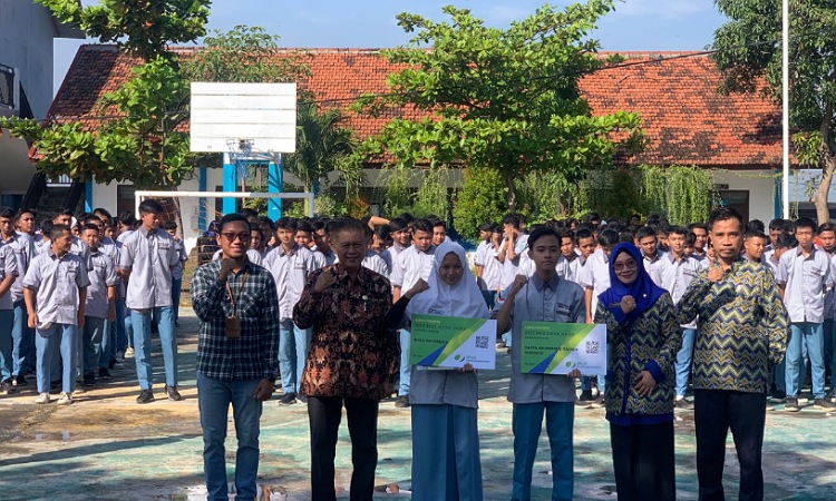 Ratusan Siswa Magang SMKN 2 Kraksaan Terlindungi BPJS Ketenagakerjaan