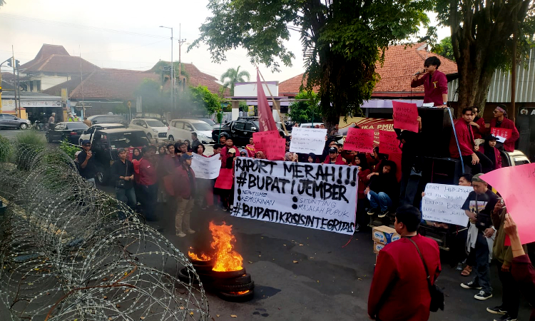 Demo Rapor Merah, Aktivis IMM Jember Soroti Praktik Nepotisme Bupati Hendy