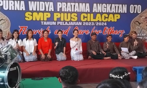 Suguhan Nyanyi Diiringi Musik Gamelan Digital Meriahkan Purna Widya Pratama SMP Pius Cilacap