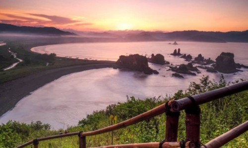 Teluk Love Jember, Destinasi Wisata Romantis di Jawa Timur
