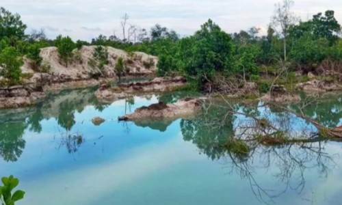 Pesona Danau Biru Cempaka: Destinasi Wisata Eksotis di Kalimantan Selatan