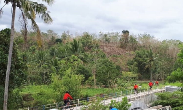 Menyelami Keindahan Alam Taman Krocok di Perbukitan Bondowoso