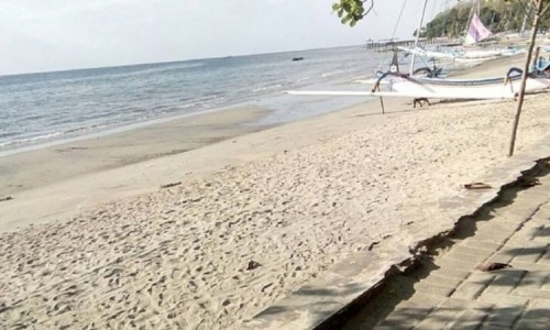 Menikmati Pesona Pantai Pasir Putih Situbondo, Destinasi Wisata Hits di Jawa Timur