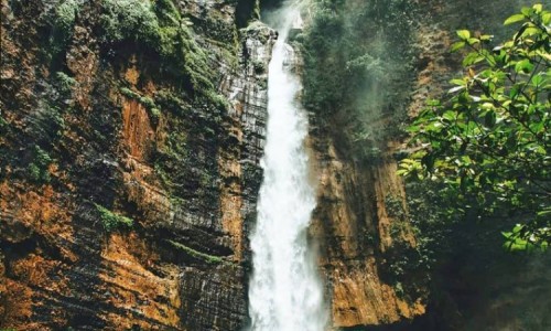 Air Terjun Kapas Biru, Menikmati Keindahan Alam yang Tersembunyi di Lumajang