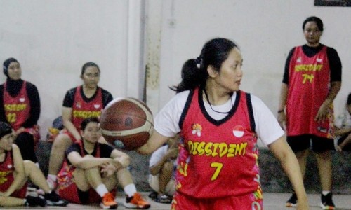 Tekuni Basket sejak Dini, Atika Suci Dwi Ramadani Kini Jadi Pelatih Profesional