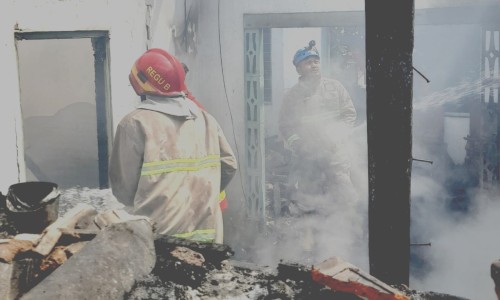 Gegara Korsleting Listrik, Rumah Warga Blitar Terbakar dan Kerugian Ditaksir Mencapai Rp 30 Juta
