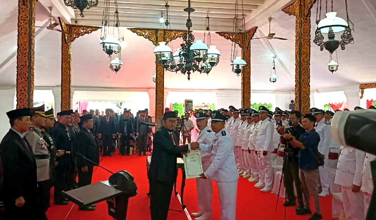 Hari Ini, Masa Jabatan 300 Kades di Sumenep Resmi Diperpanjang