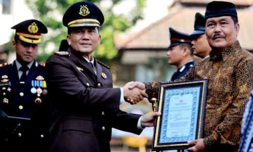 HUT ke-78 Bhayangkara, Polres Madiun Kota Beri Penghargaan Tomas hingga Petugas Medis