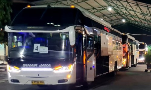 Belasan Armada Bus Angkut Kepulangan Jemaah Haji Asal Pemalang