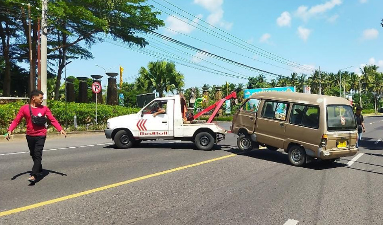 Laka Beruntun di Banyuwangi, Tiga Orang Luka-luka 