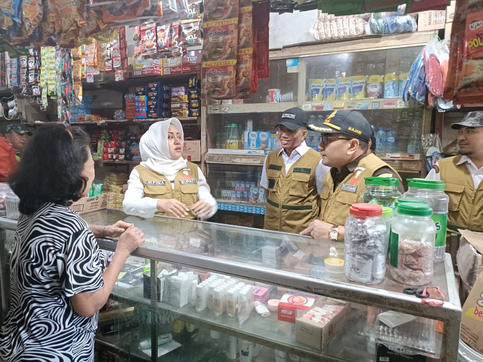 Operasi Gabungan di Pasar Dlanggu: Langkah Tegas Pemerintah Mojokerto Perangi Rokok Ilegal