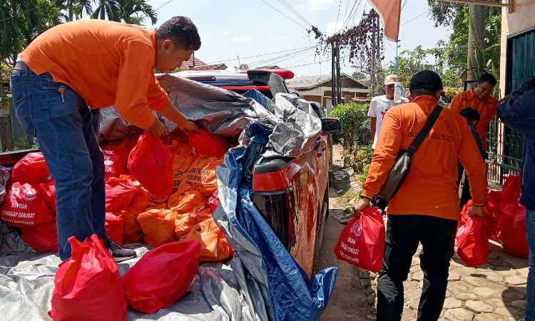 BPBD Banyuasin Salurkan Bantuan Banjir untuk 184 Kepala Keluarga, Drainase Tersumbat Jadi Penyebab Bencana