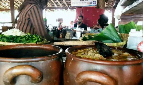Makanan Tradisional di Tengah Hutan Penggarit Pemalang Banyak Diburu Warga