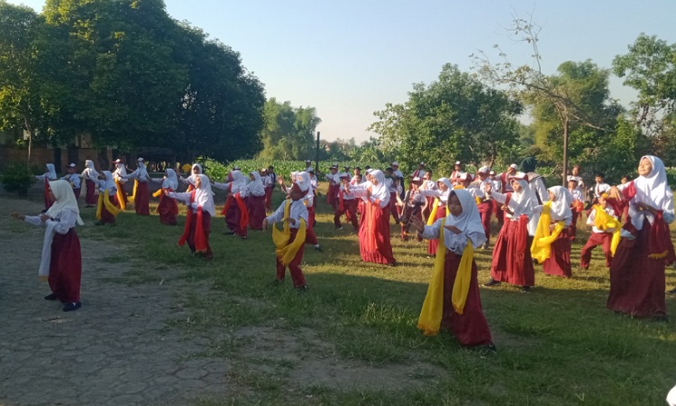 Tari Remo Massal Sambut Siswa Baru SDN Kepuhrejo 1 Jombang