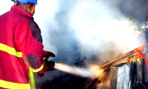 Lupa Matikan Kompor Dapur, Rumah Warga Kabupaten Blitar Terbakar