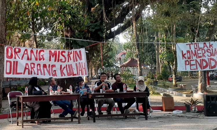 Anda Temannya Gibran? Kok Tidak Suka Demo: Satire dalam Diskusi “Melawan Komersialisasi Kampus Menolak Pendidikan Mahal” di Jember