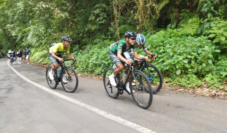 Imam Arifin Gagal Pertahankan Ijen Sulfur Jersey di Etape Terakhir Tour de Banyuwangi Ijen