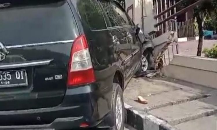 Kecelakaan Karambol di Sibolga, Pagar Kantor Polsek Rusak Kena Hantam Mobil