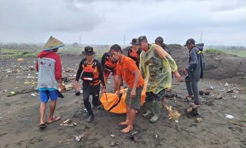 Kecelakaan Perahu Nelayan di Perairan Bunton Cilacap, Dua Selamat Satu Meninggal