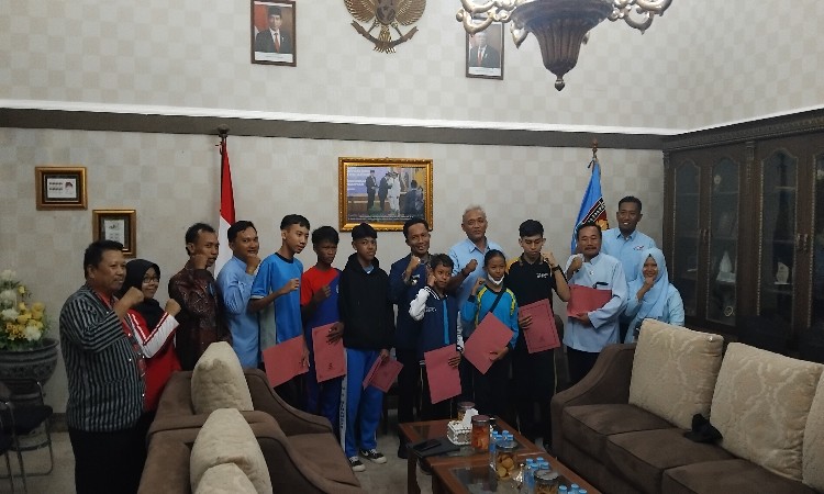 Lepas Atlet Paralimpik Cilacap, Pj Bupati Targetkan Juara 2 di Ajang Peparpeda Surakarta