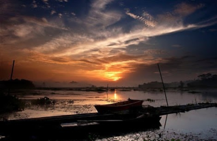 Keindahan Waduk Benanga di Samarinda: Keanggunan Alami yang Menyegarkan