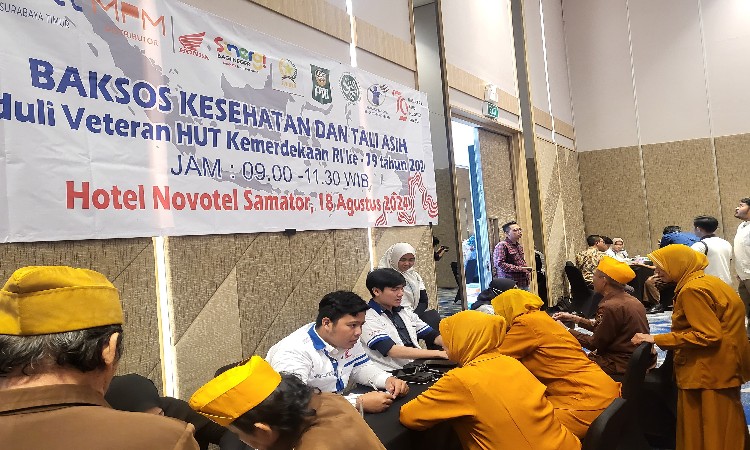 Sinergitas dengan Komunitas dan YBSI, MPM Honda Jatim Gelar Baksos Kesehatan untuk LVRI Surabaya