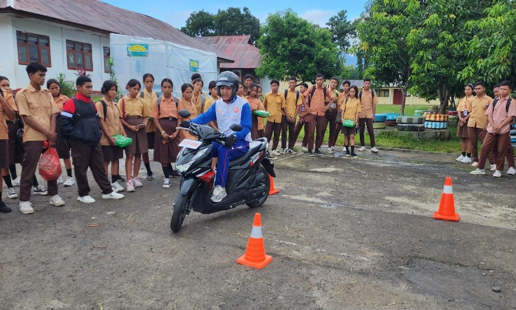 Merdeka Cari Aman, MPM Honda Jatim Edukasi 550 Siswa di NTT