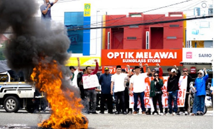 Dua Anggota DPRD Bontang di Tengah Aksi: Berdiri Bersama Rakyat