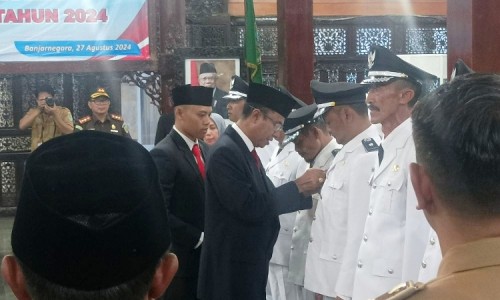 Enam Kepala Desa di Banjarnegara Resmi Dilantik, 51 Kades Tunggu hingga 2026