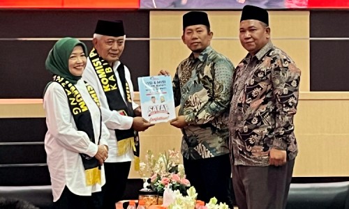 Salaf, Paslon Bupati Malang Pertama yang Mendaftar ke KPU