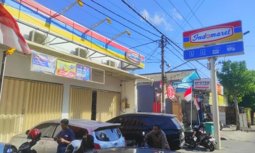 Perampok Bawa Senpi dan Parang Satroni Toko Waralaba di Kota Kediri 