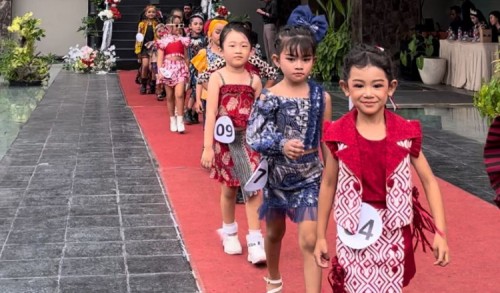 Fashion Show Merdeka Busana di Hotel Santika Banyuwangi, 55 Talenta Muda Beradu Kreativitas