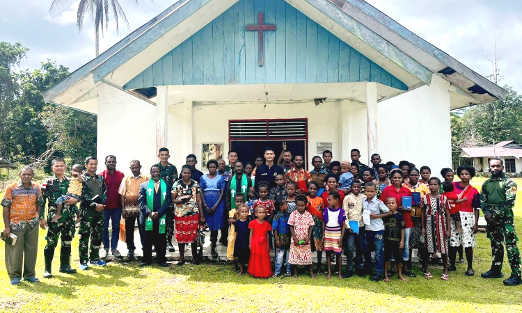 Satgas Pamtas RI-PNG Braja Yudha Madiun Gelar Kegiatan Sosial di Papua Barat