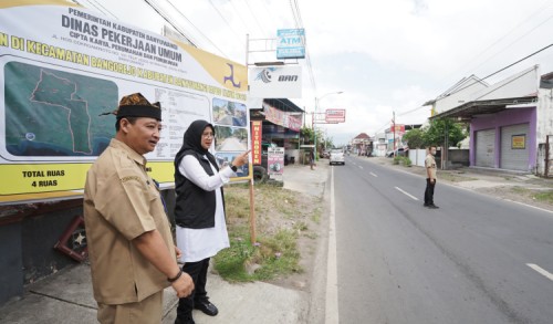 Bupati Ipuk Pantau Progres Pembangunan Jalan di Tiga Desa