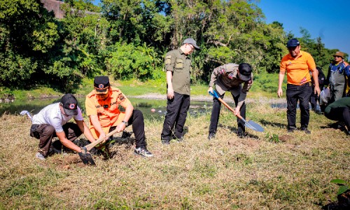 Bupati dan Wabup Jember Kompak Kampanyekan Jaga Kebersihan Sungai