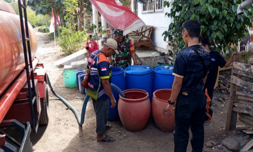 BPBD Jember Distribusikan Air Bersih ke Warga Terdampak Kekeringan